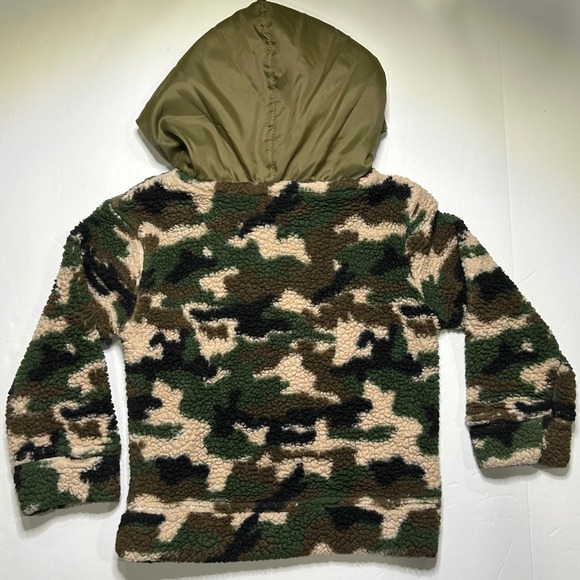 Kids Camouflage Sherpa Fleece Lined Hooded Jacket Top Size 4T - Picture 8 of 8